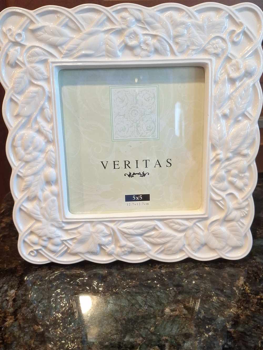 Veritas White Ceramic Embossed Floral Picture Frame
